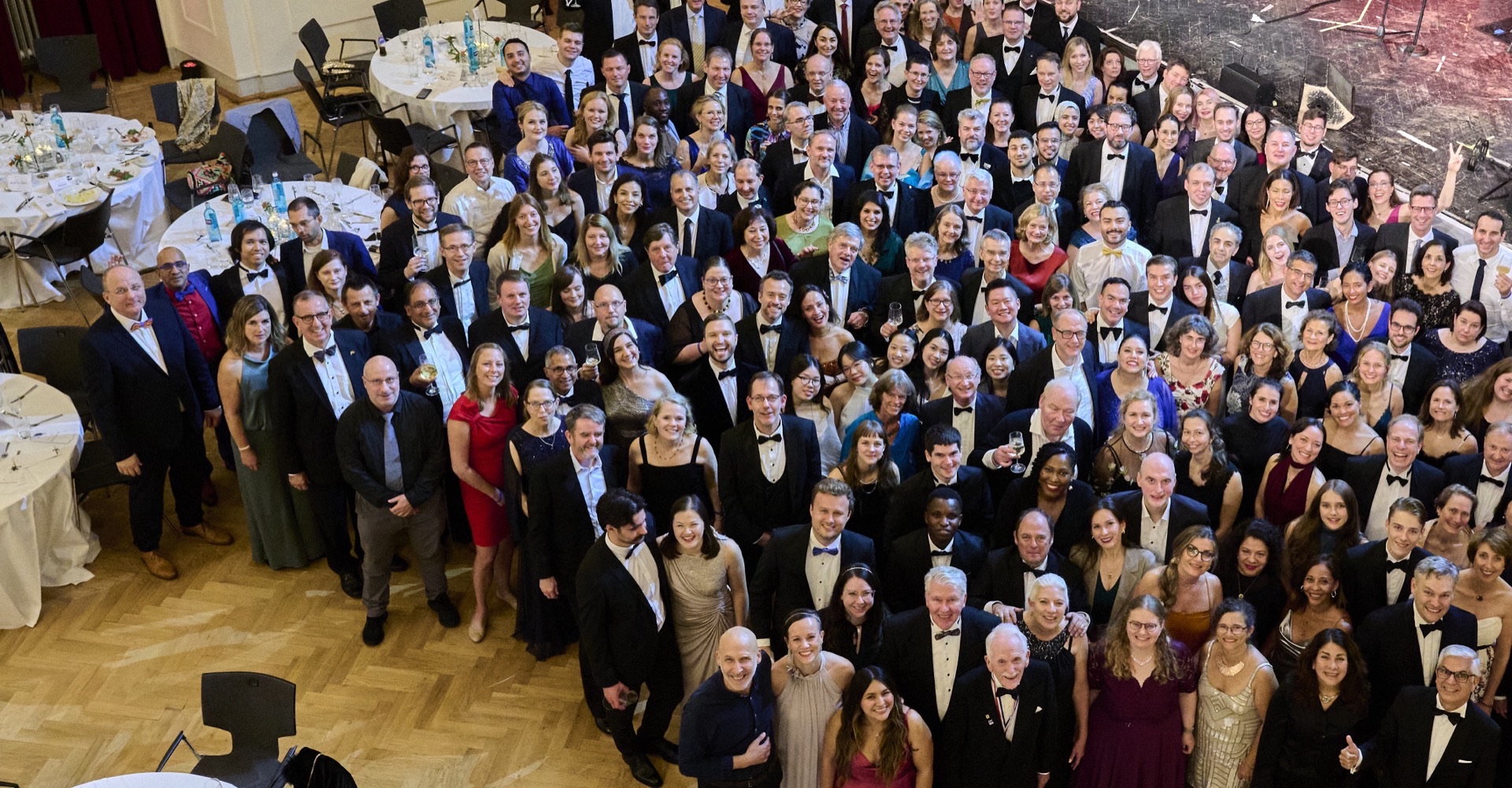 Gruppenfoto der Gäste bei der 60-Jahr-Feier von AIESEC Alumni Germany